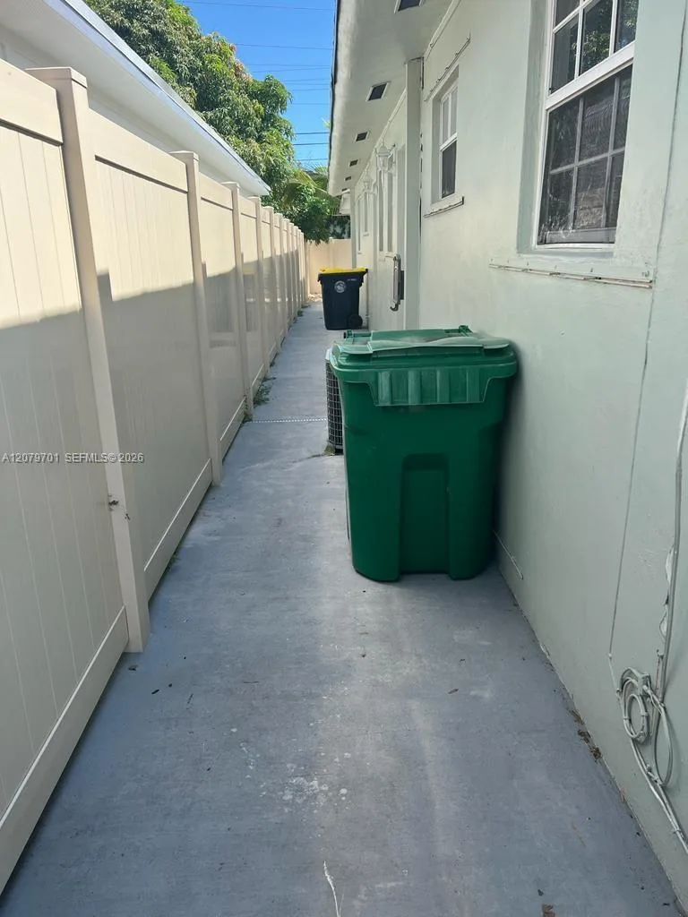337 Phippen Waiters Rd, Dania Beach, FL 33004 — zdjęcie 5