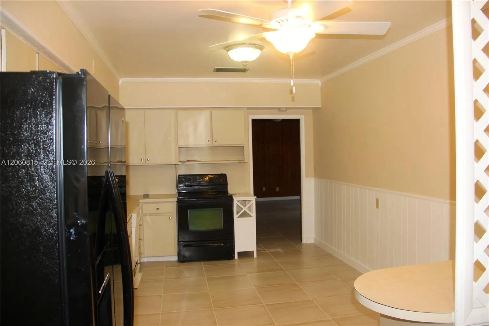 70 Hammond Dr, Miami Springs, FL 33166 photo 12