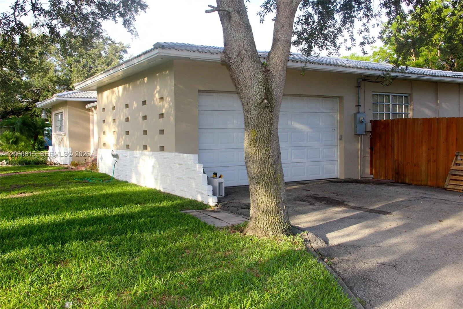 70 Hammond Dr, Miami Springs, FL 33166 photo 3