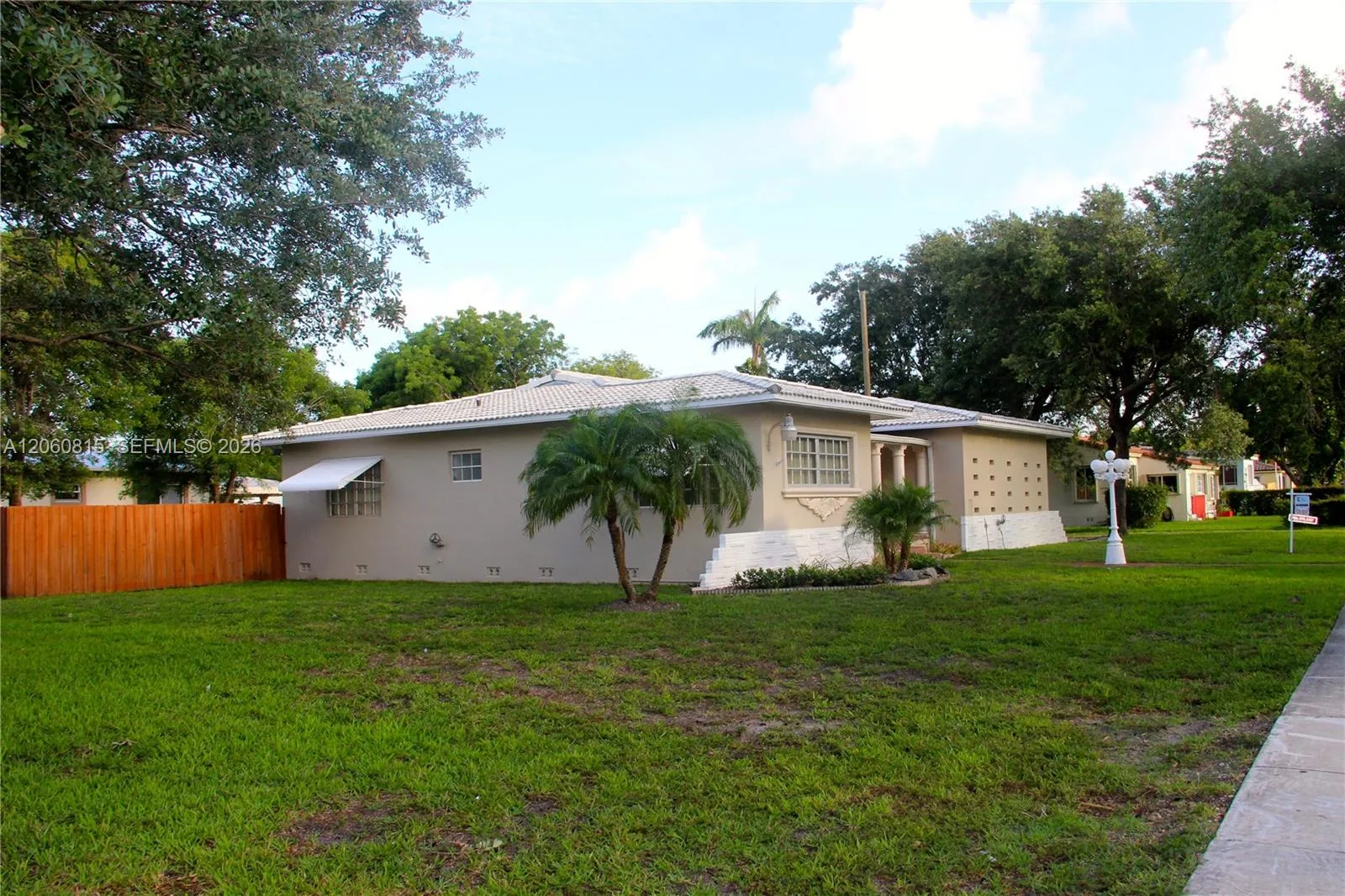 70 Hammond Dr, Miami Springs, FL 33166 photo 4