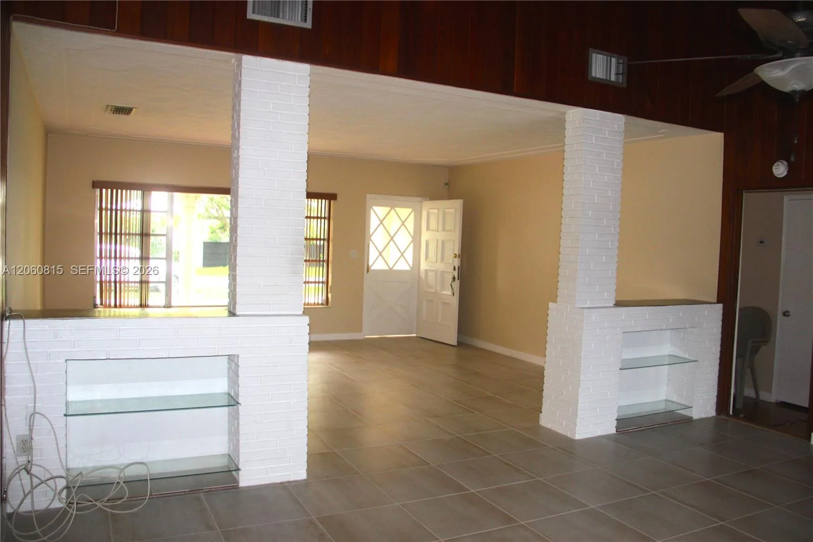 70 Hammond Dr, Miami Springs, FL 33166 photo 7