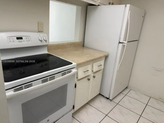 14221 N Kendall Dr # 211C, Miami, FL 33186