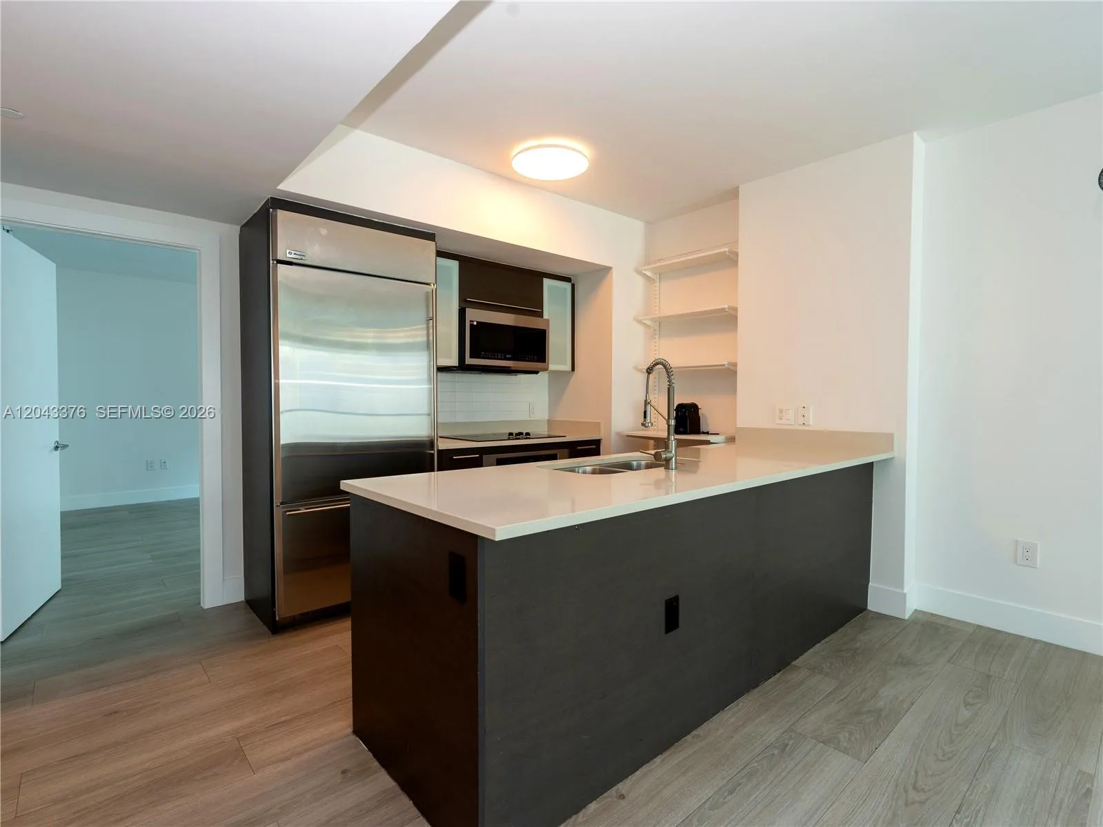 500 Brickell Ave # 1407, Miami, FL 33131 photo 4