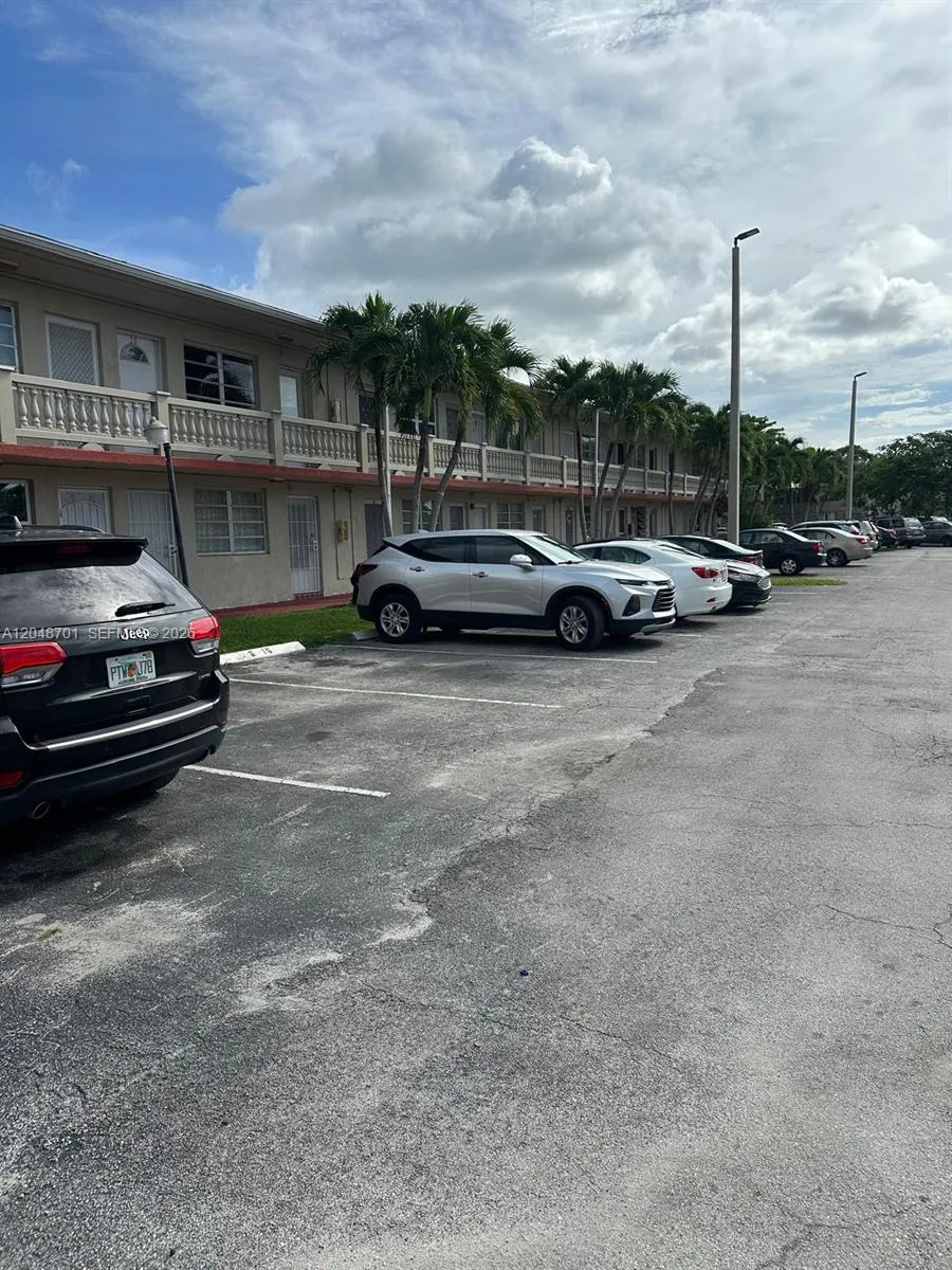 20320 NE 2nd Ave # 27, Miami Gardens, FL 33179