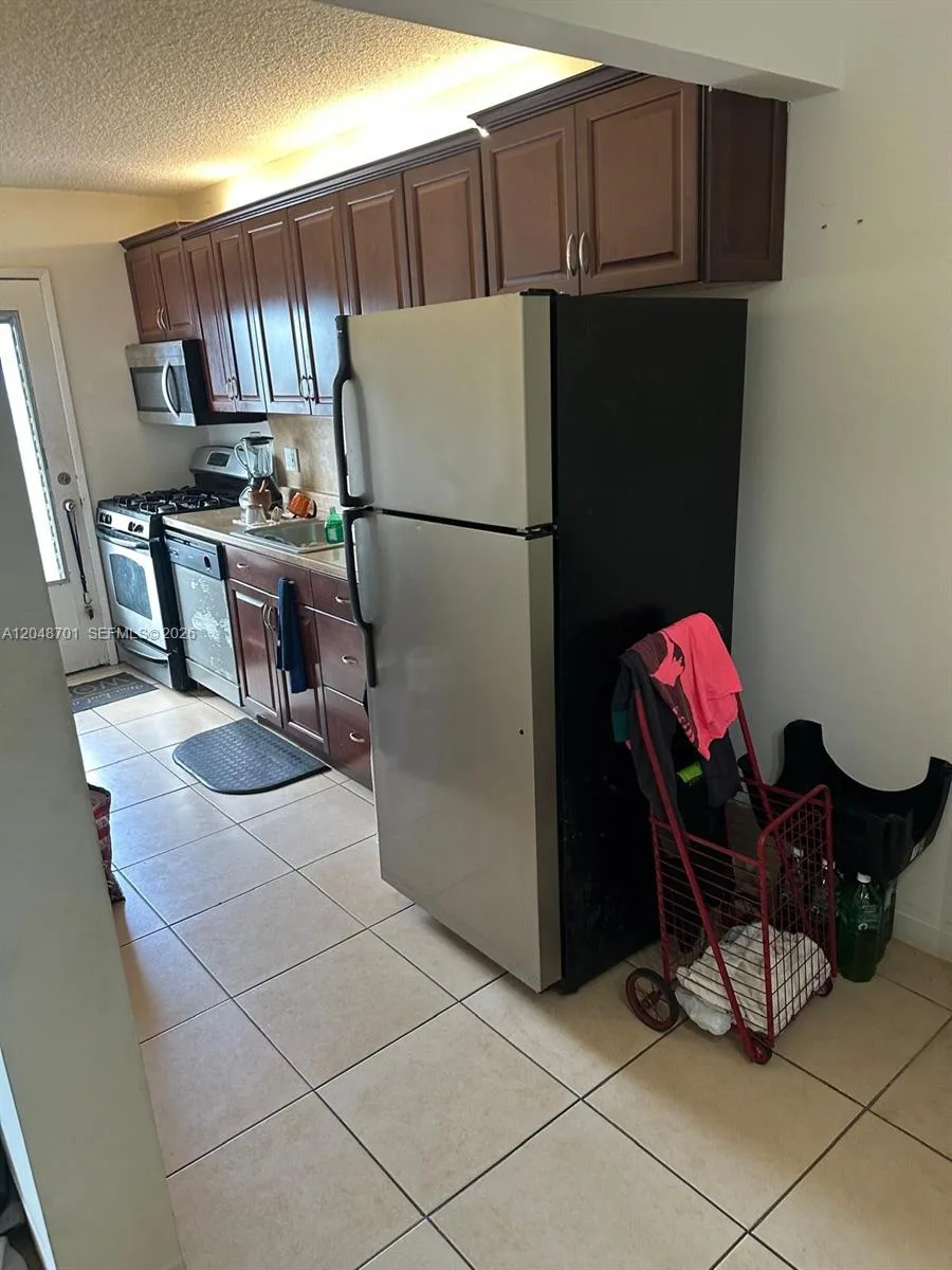 20320 NE 2nd Ave # 27, Miami Gardens, FL 33179 photo 5