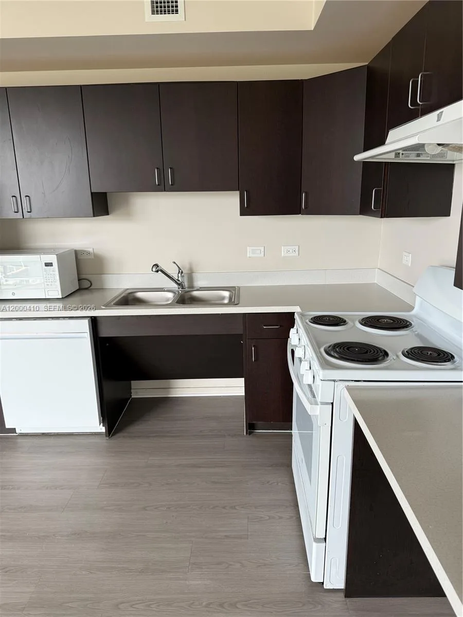 437 SW 4th Avenue # 708, Fort Lauderdale, FL 33315 photo 3