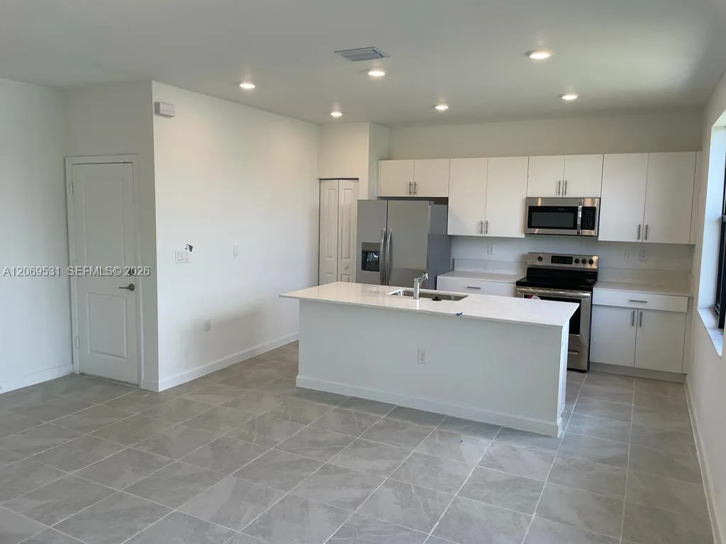 10007 SW 231 Ln, Miami, FL 33190 photo 4