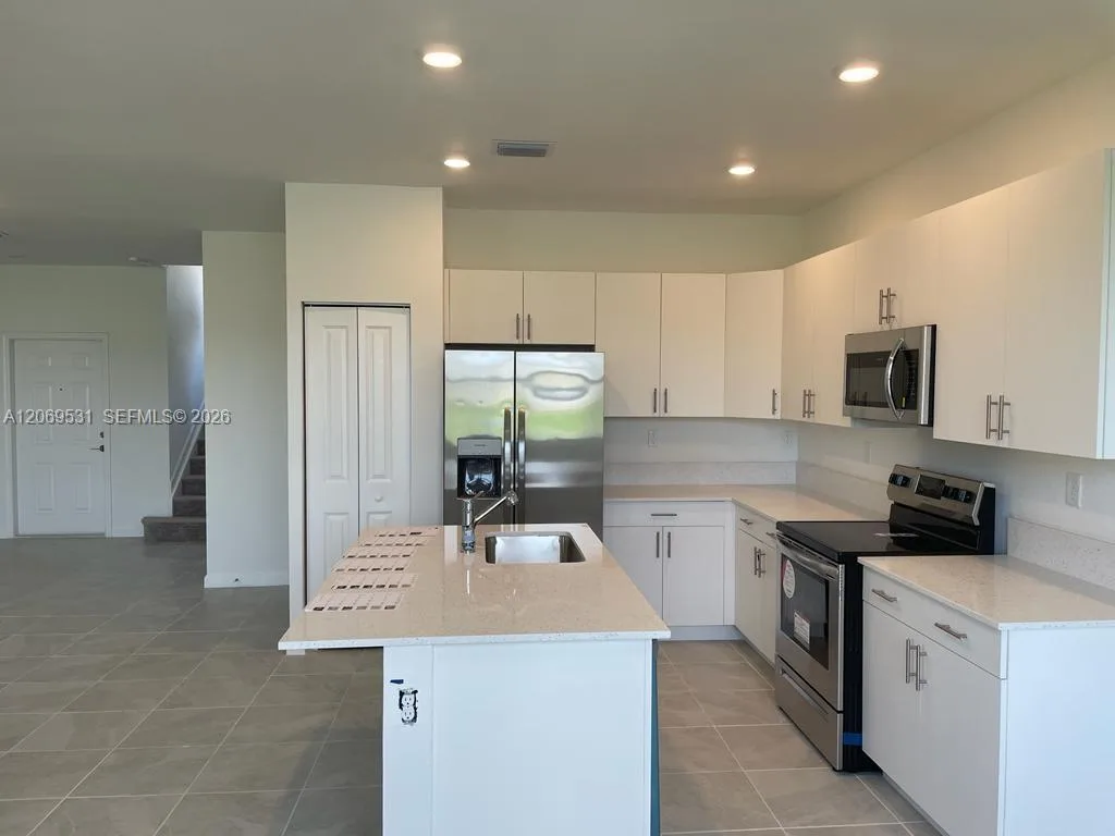 10007 SW 231 Ln, Miami, FL 33190 photo 6