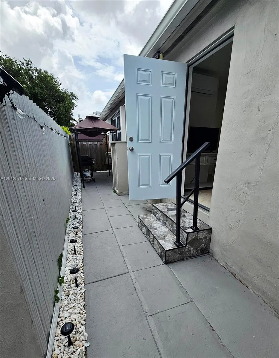 000 NW 51 AVE # STUDIO, Miami, FL 33126 photo 3