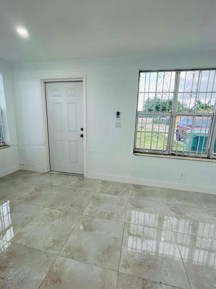 2437 NW 98th St, Miami, FL 33147