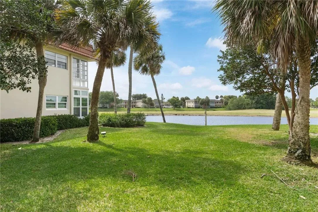 31 Vista Gardens Trail # 105, Vero Beach, FL 32962