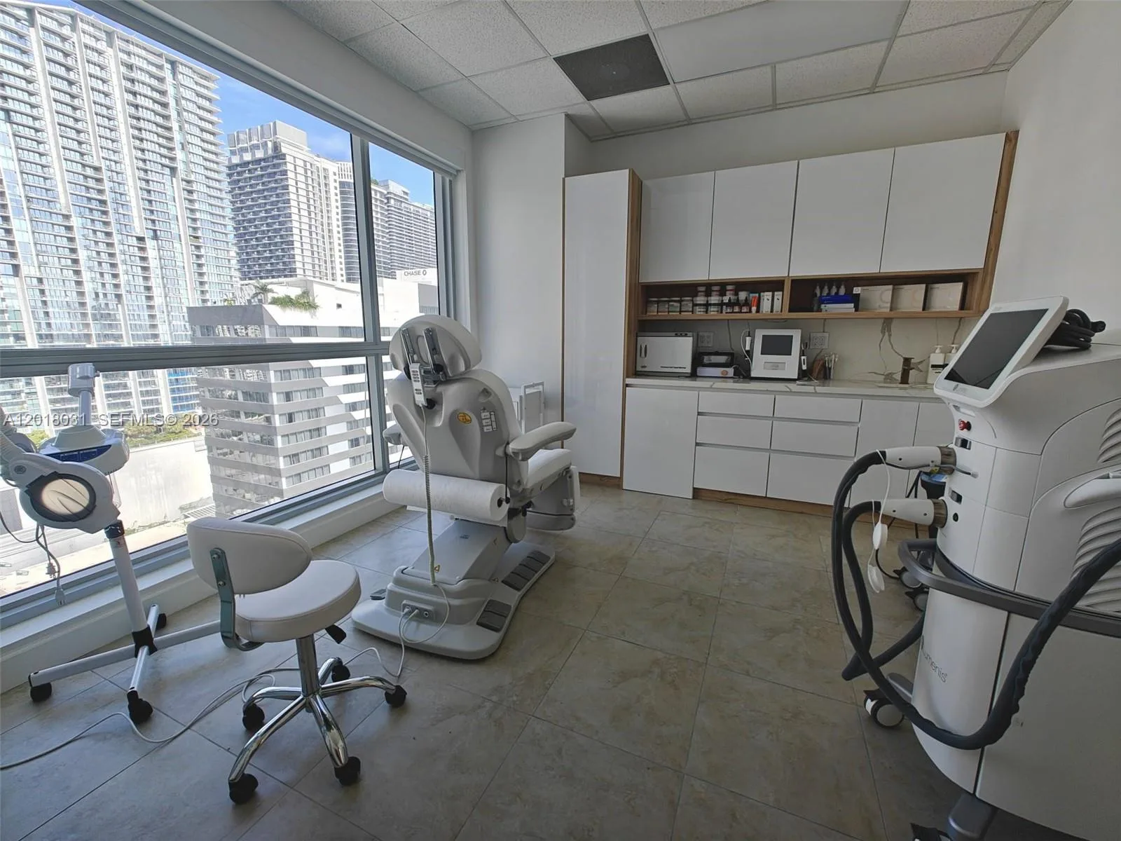 175 SW 7th St # 2006, Miami, FL 33130