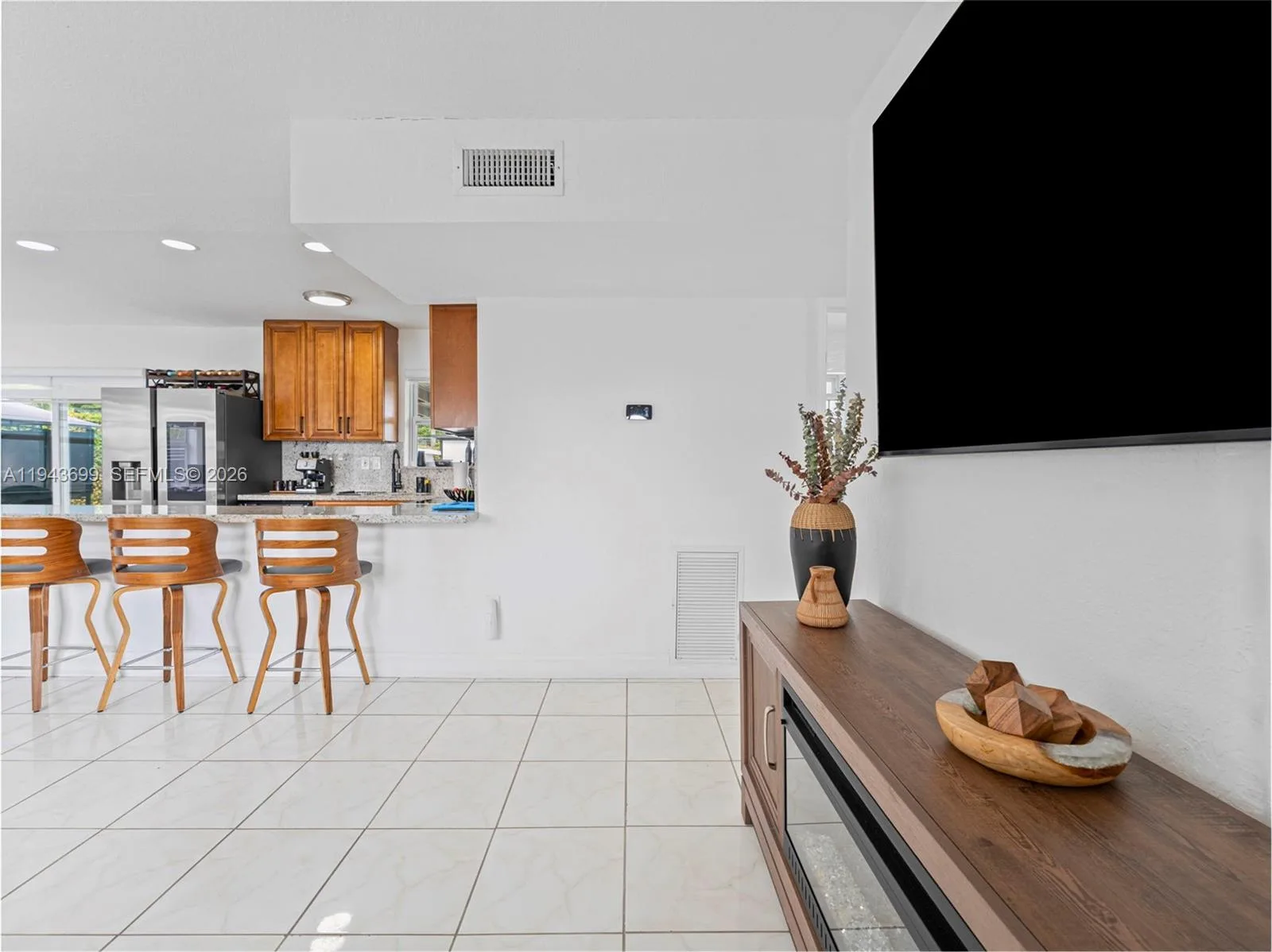 11401 SW 56th St, Miami, FL 33165 photo 2