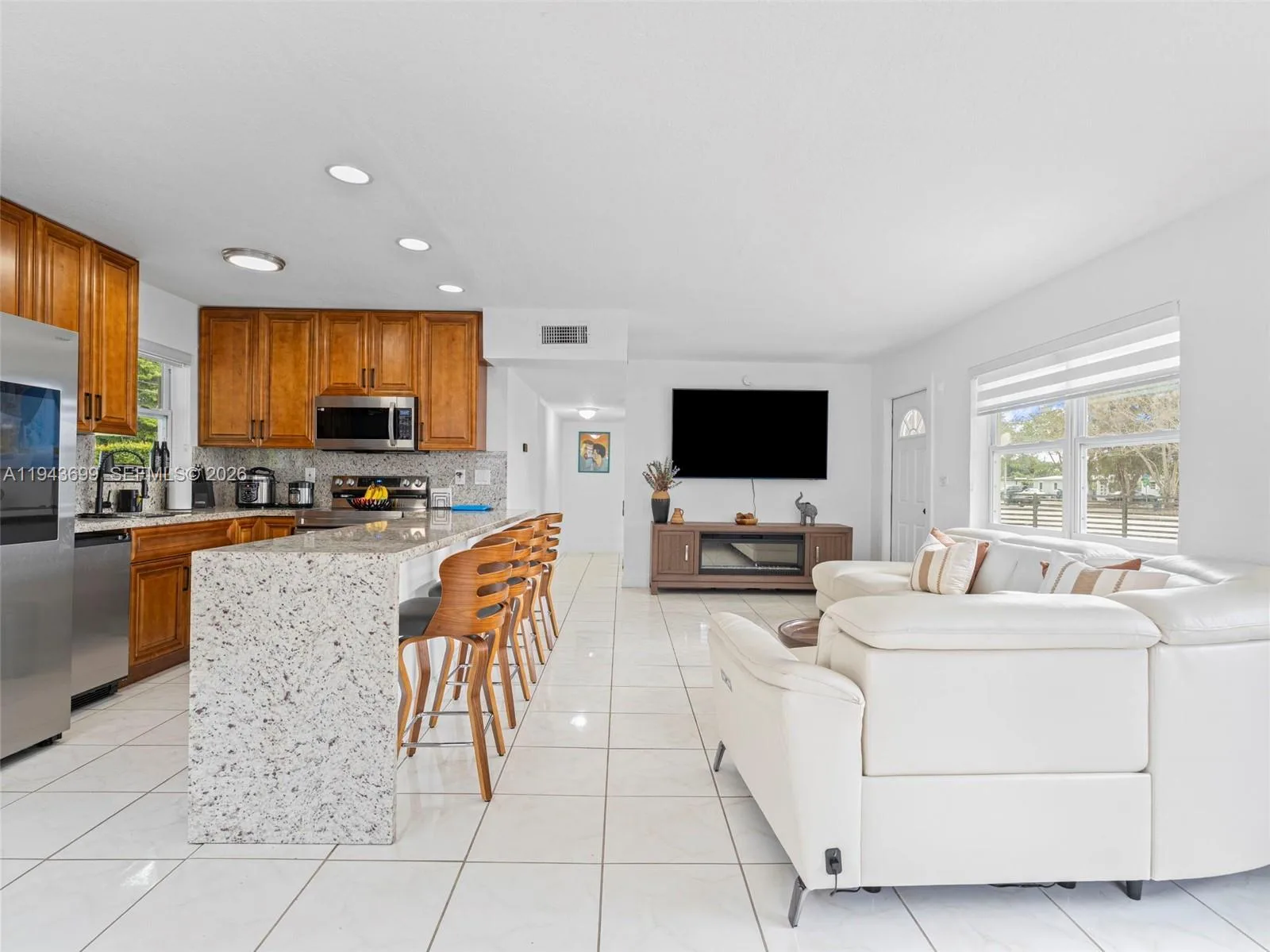 11401 SW 56th St, Miami, FL 33165 photo 4