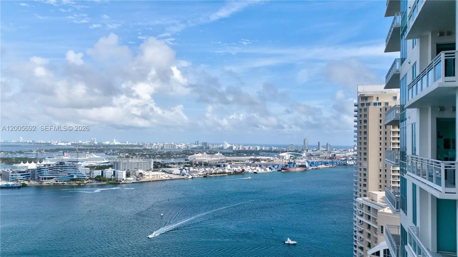 900 Brickell Key Blvd # 3002, Miami, FL 33131