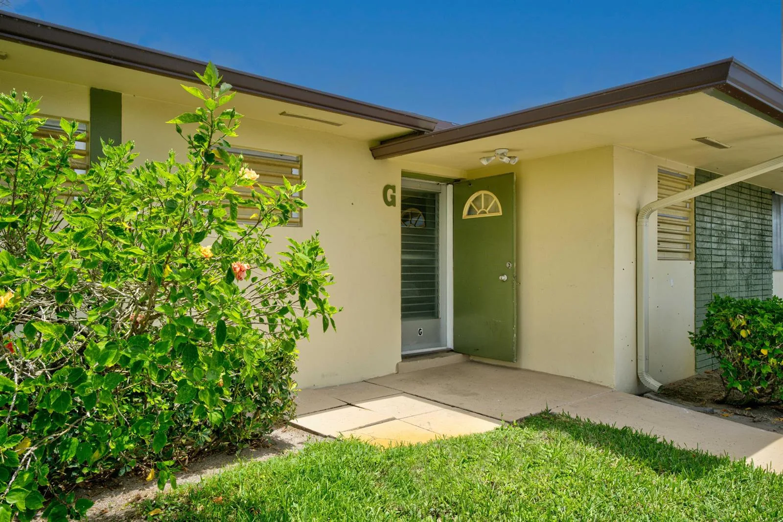 2915 Crosley Drive W # G, West Palm Beach, FL 33415 — photo 2 of 17