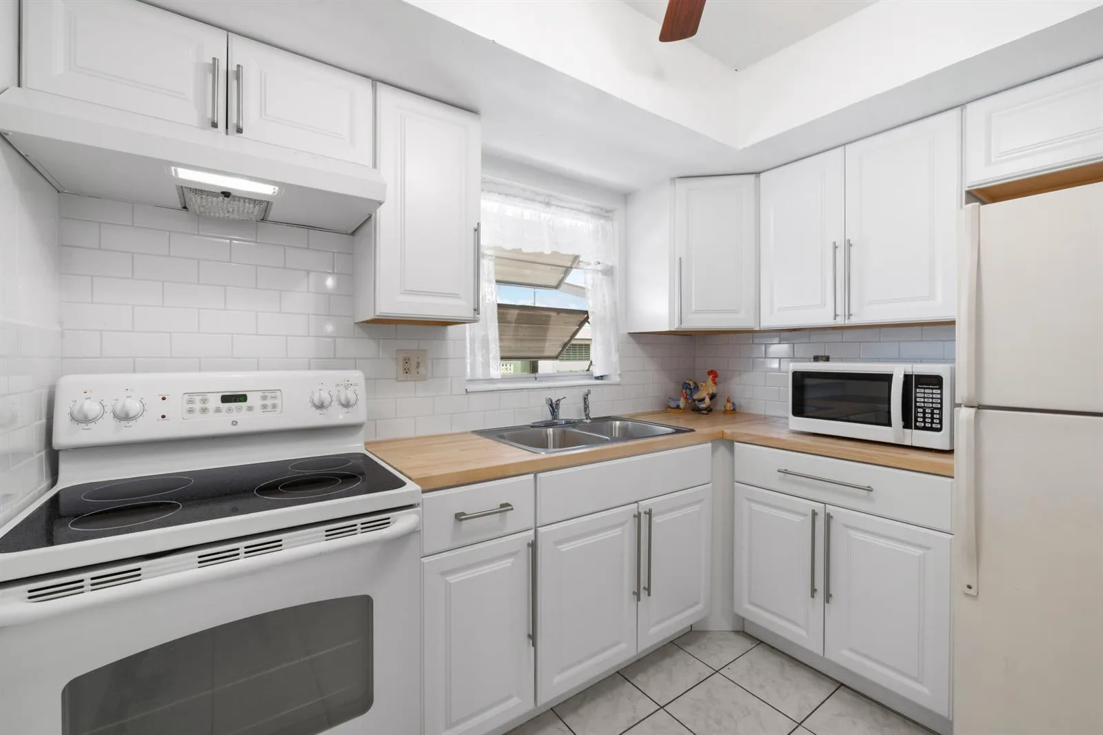 2915 Crosley Drive W # G, West Palm Beach, FL 33415 — photo 3 of 17