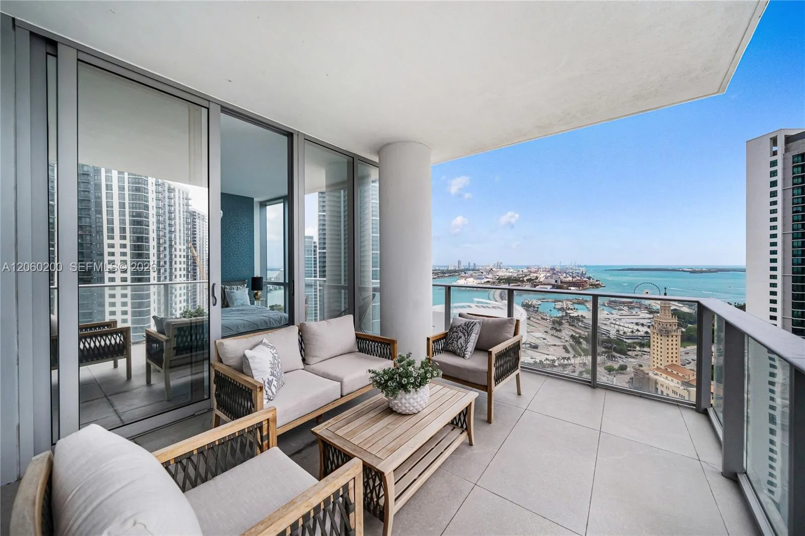 851 NE 1st Ave # 2911, Miami, FL 33132