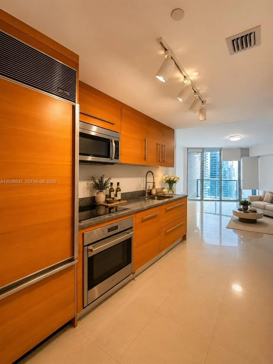 475 Brickell Ave # 3908, Miami, FL 33131 photo 2