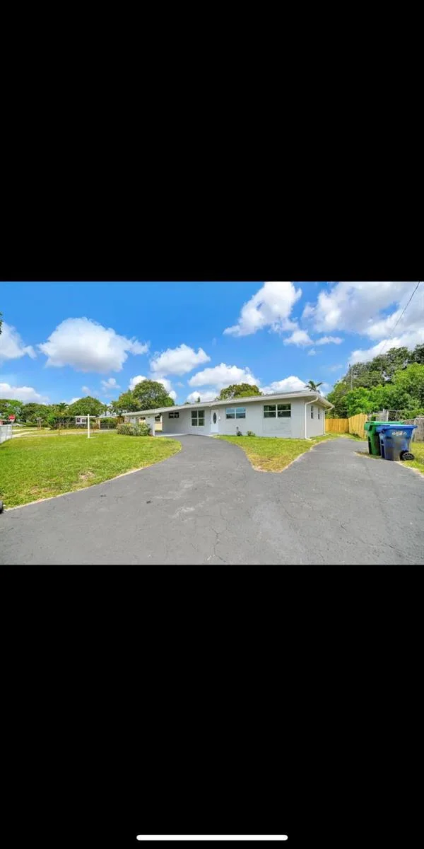 1112 NW 43rd Terrace, Lauderhill, FL 33313