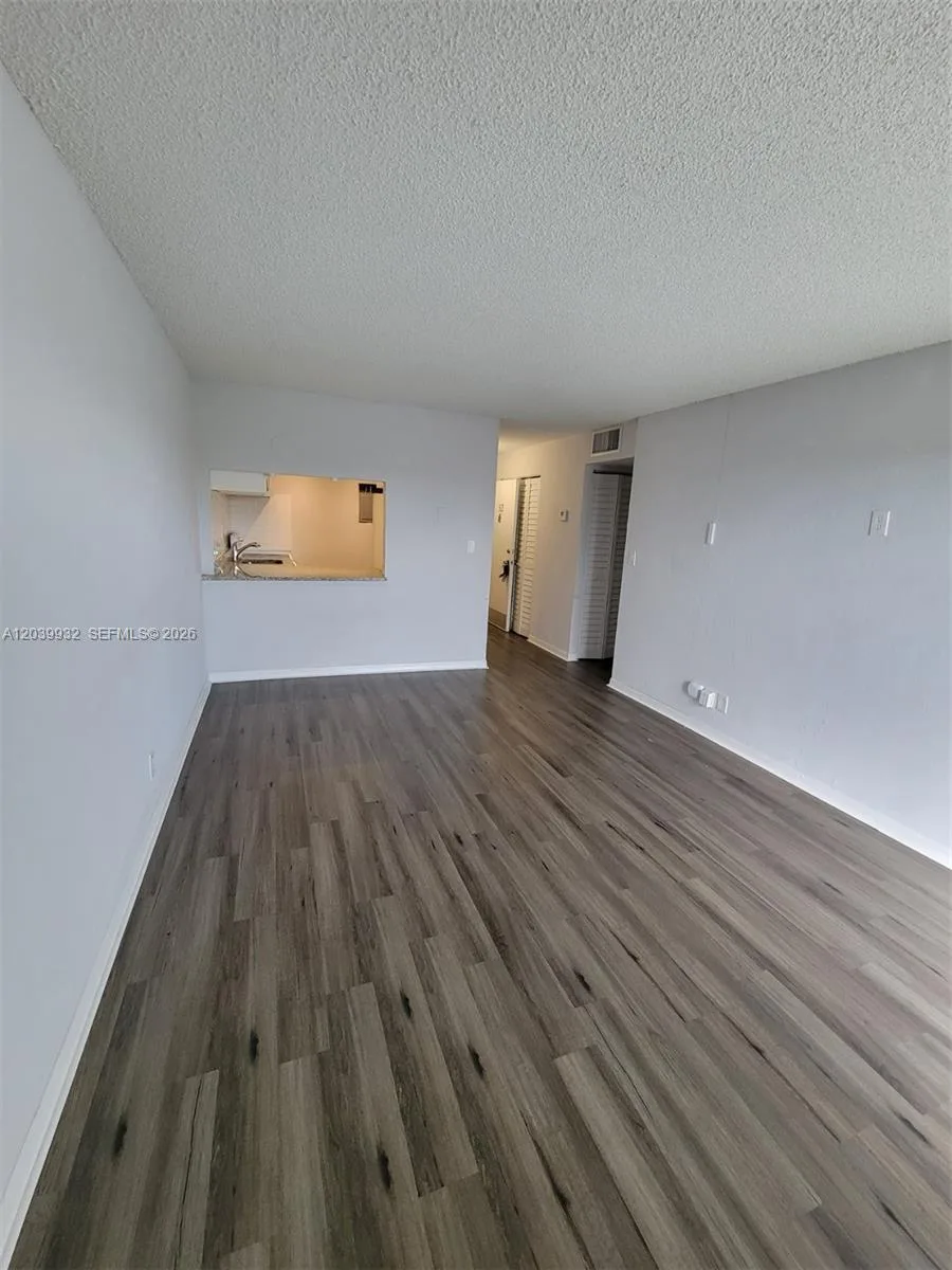 4550 NW 9th St # 512E, Miami, FL 33126 photo 8