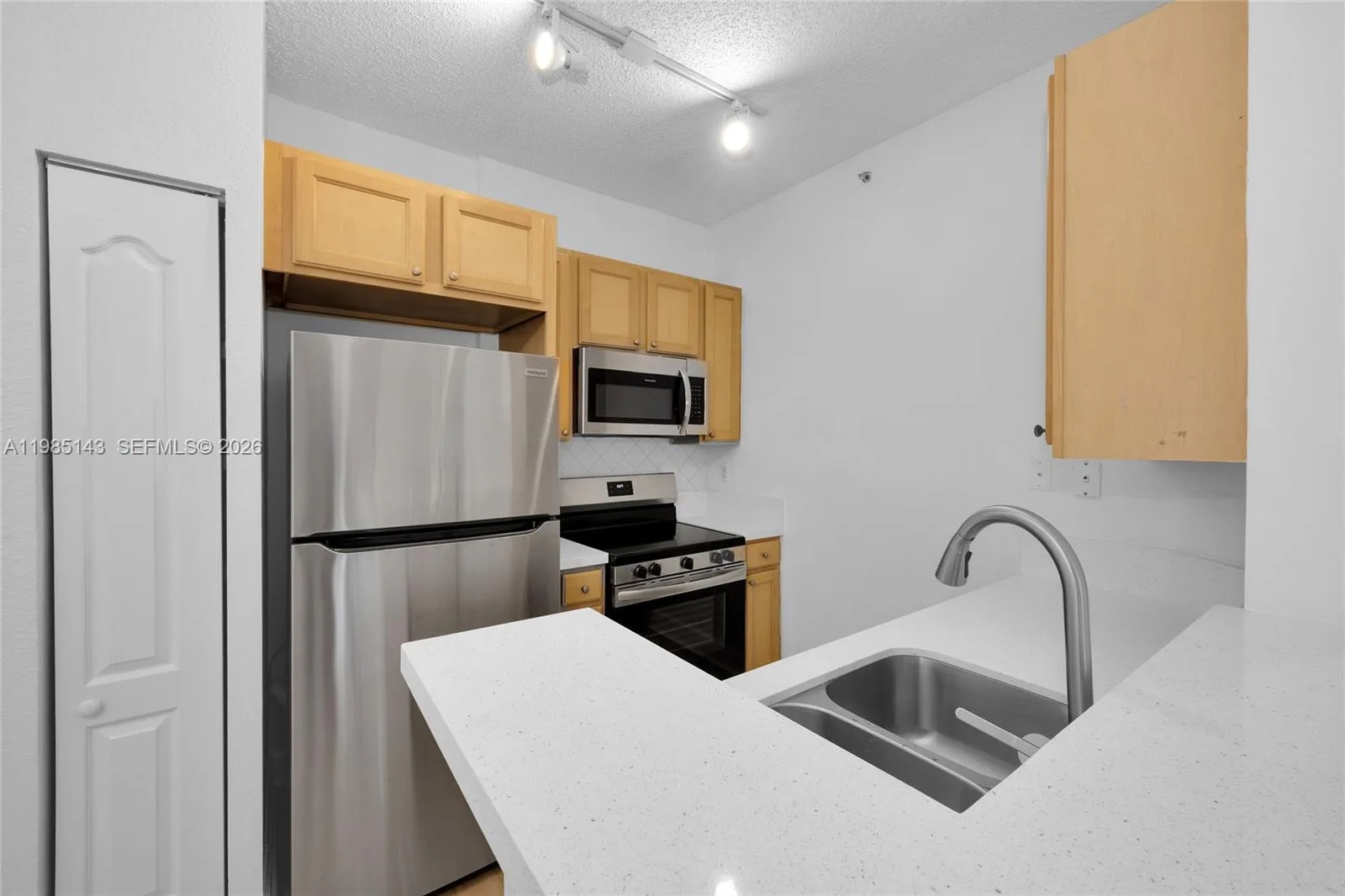 6001 SW 70 Street # 208, South Miami, FL 33143 photo 5