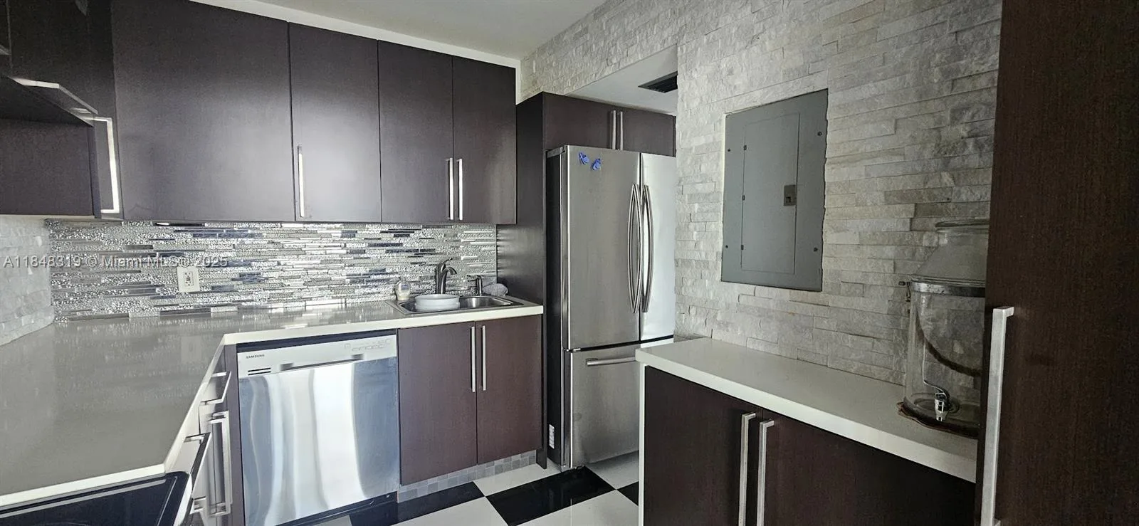 2025 NE 164th St # 914, North Miami Beach, FL 33162 photo 3