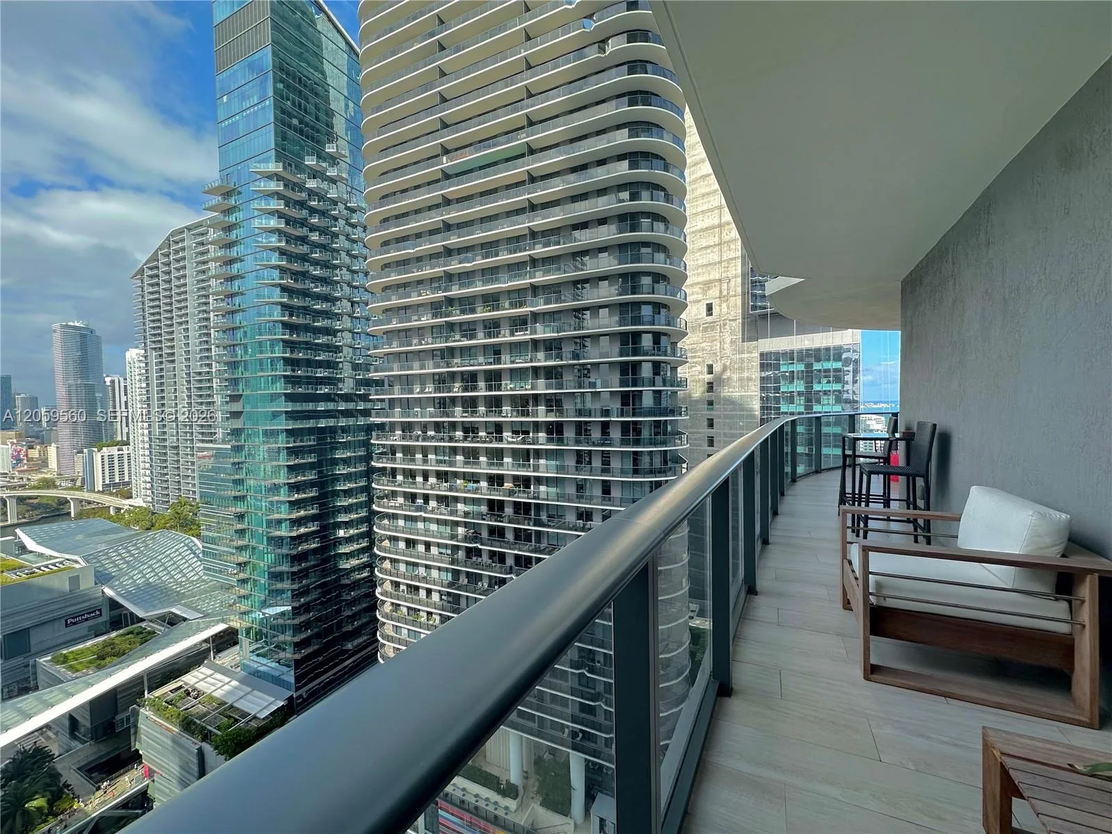 45 SW 9th St # 2501, Miami, FL 33130 photo 3