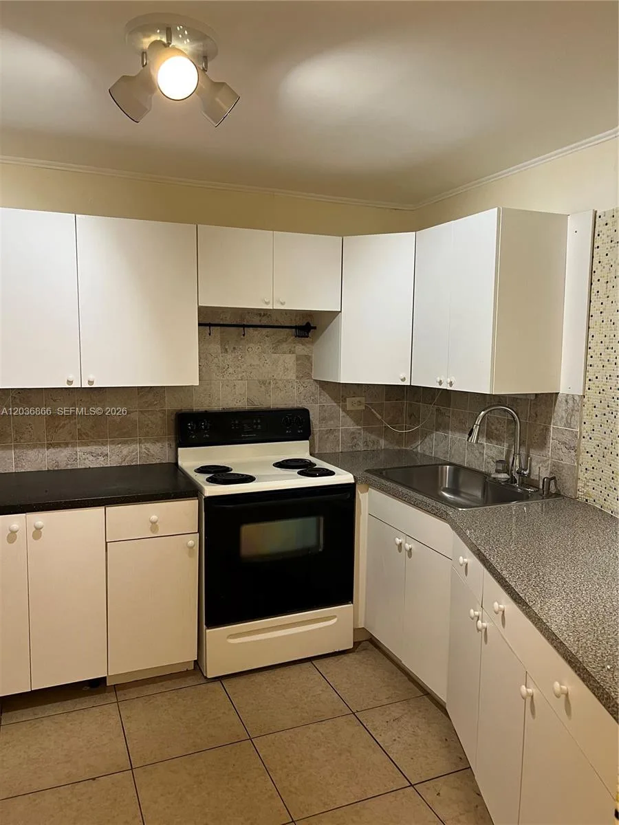 1680 NE 191st St # 214-2, Miami, FL 33179