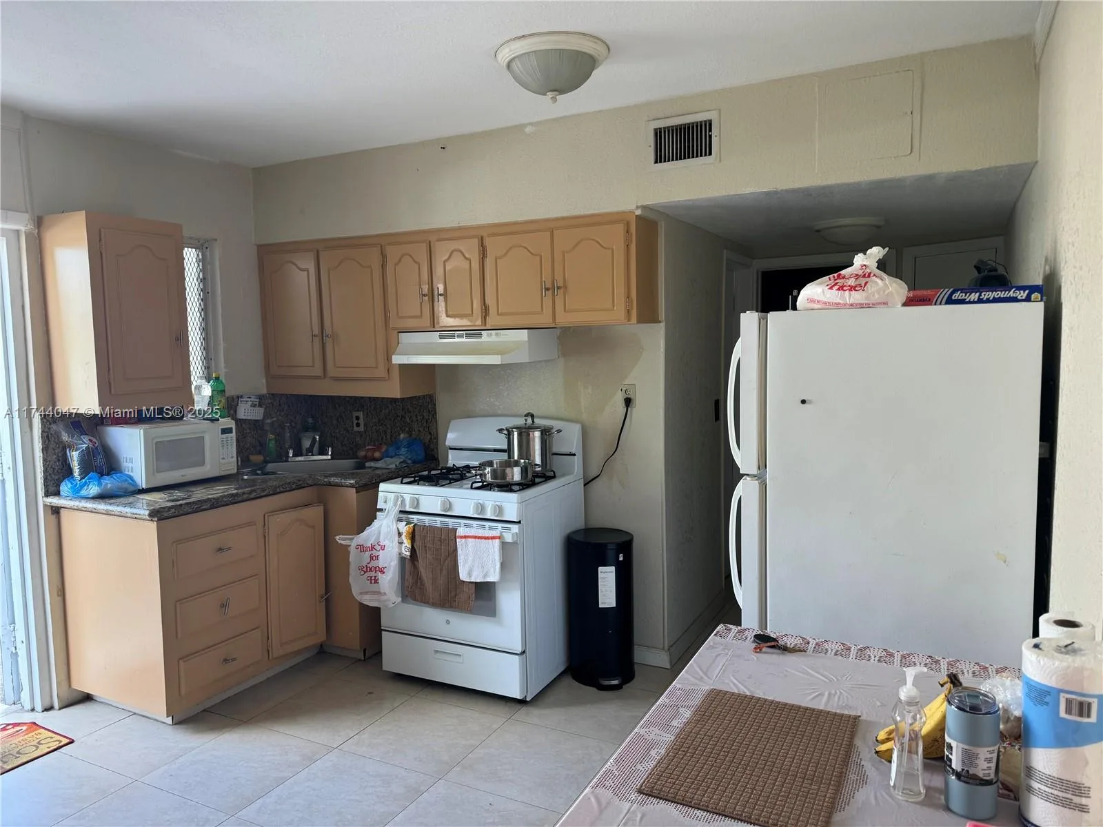 655 NE 135th St, North Miami, FL 33161 photo 4