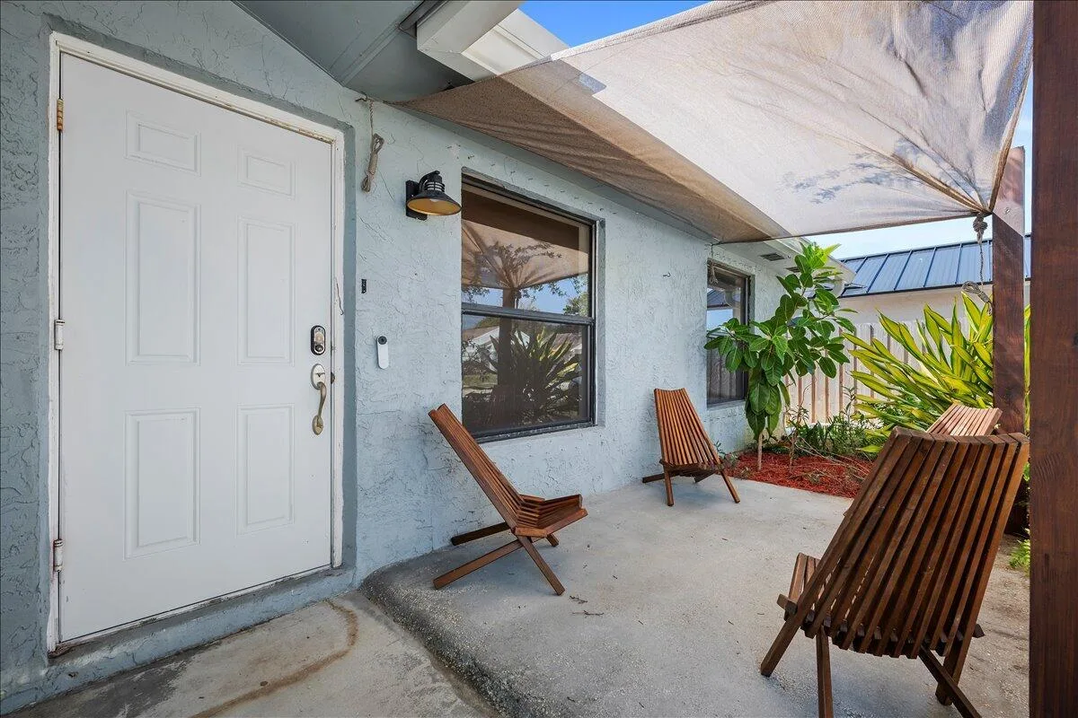 5962 SE Wilsie Drive, Stuart, FL 34997 photo 2