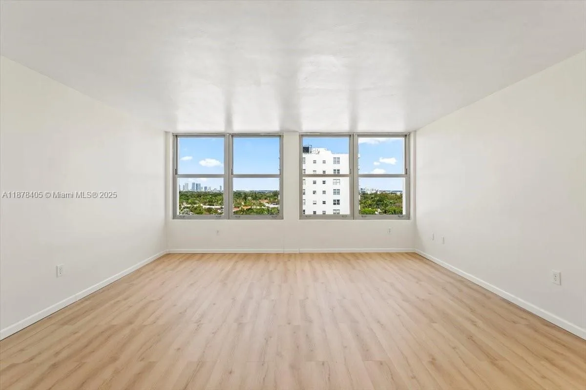 2899 Collins Ave # 1104, Miami Beach, FL 33140 photo 4