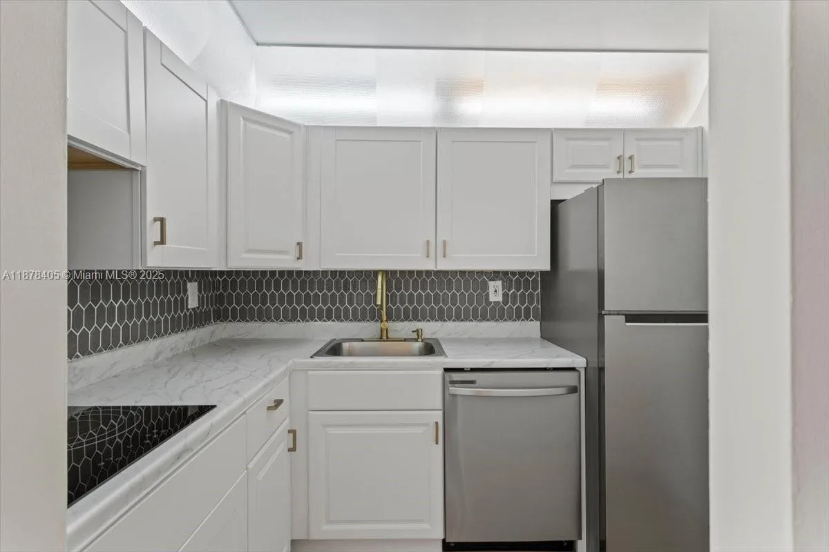 2899 Collins Ave # 1104, Miami Beach, FL 33140 photo 6