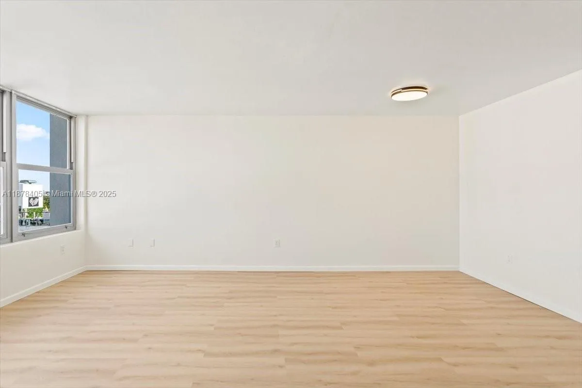 2899 Collins Ave # 1104, Miami Beach, FL 33140 photo 8
