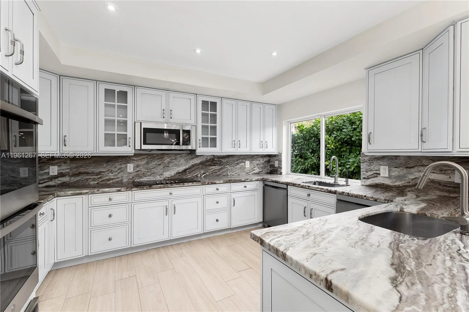 20205 W Oak Haven Cir, Miami, FL 33179 photo 4