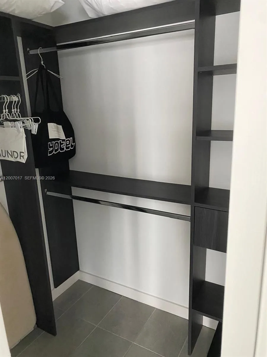 227 NE 2nd St # 1910, Miami, FL 33132 photo 8