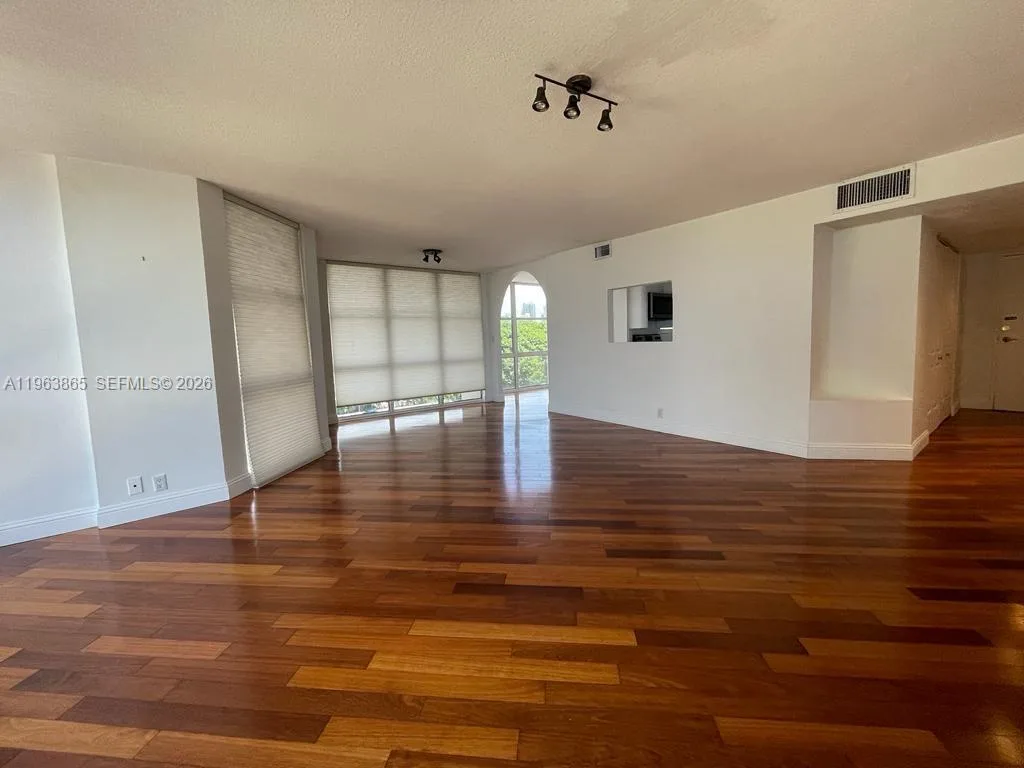 1865 Brickell Ave # A614, Miami, FL 33129 photo 2