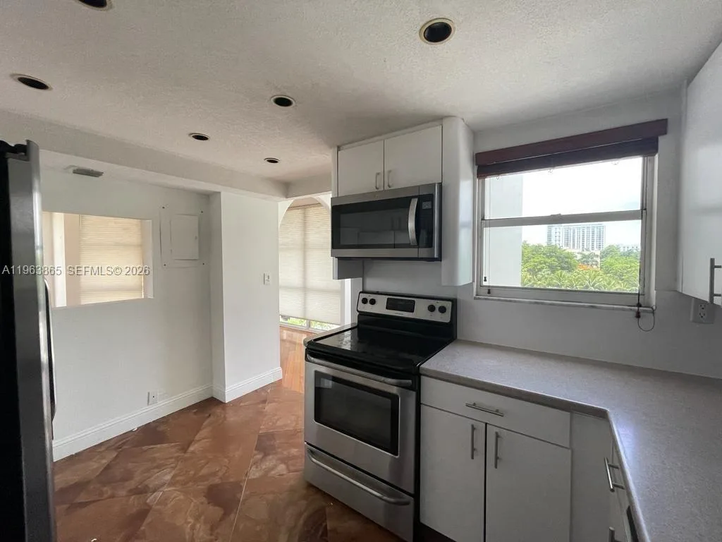 1865 Brickell Ave # A614, Miami, FL 33129 photo 3