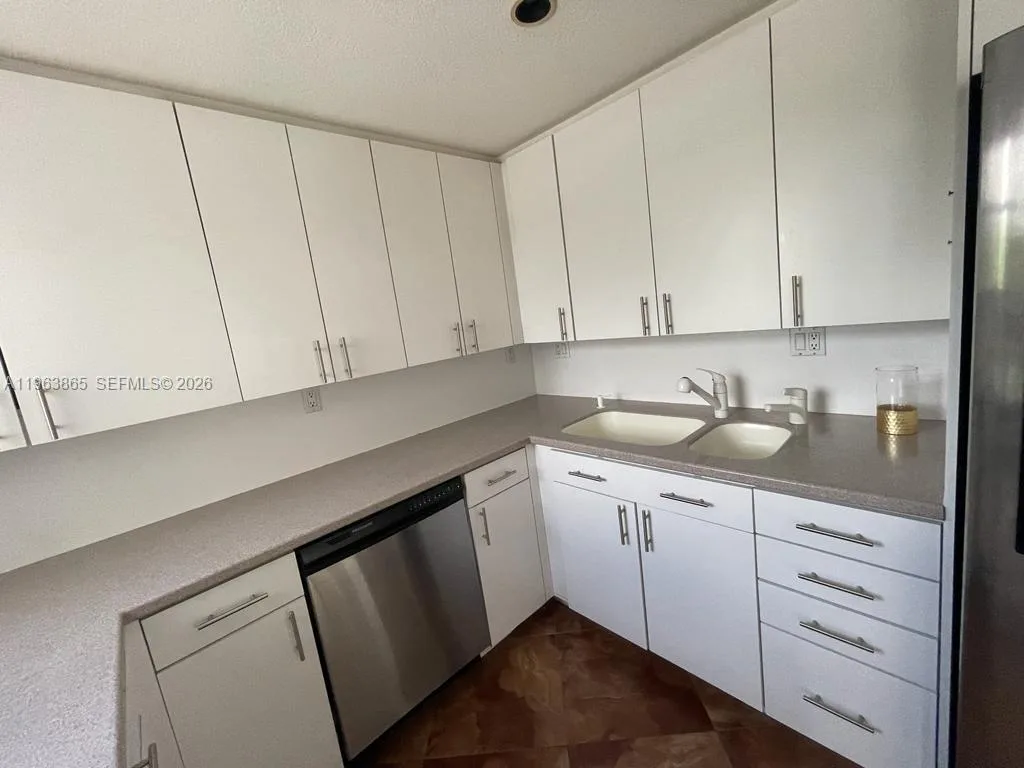 1865 Brickell Ave # A614, Miami, FL 33129 photo 4