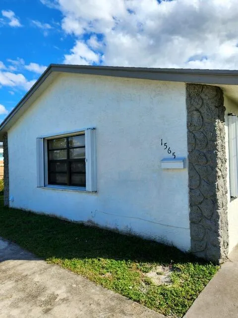 1565 W 36th Street, West Palm Beach, FL 33404 photo 2
