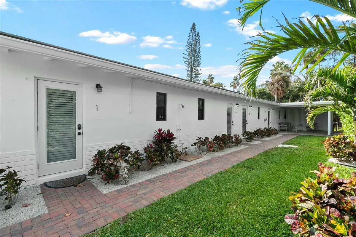 18 Adams Road, Ocean Ridge, FL 33435 photo 2