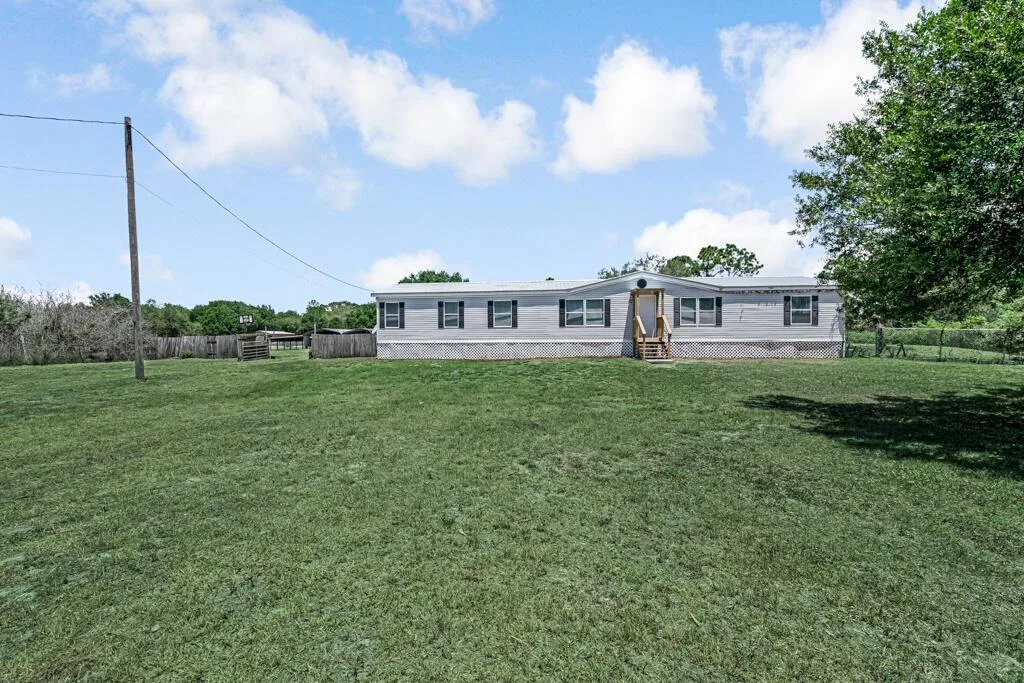 545 Bald Cypress Avenue, Clewiston, FL 33440