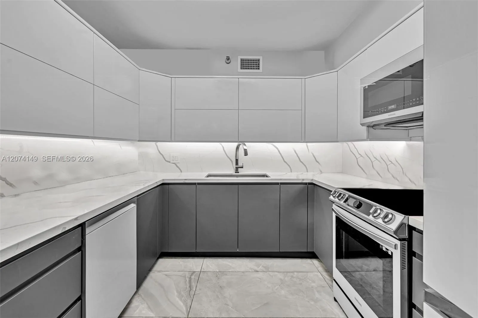 3530 Mystic Pointe Dr # 411, Aventura, FL 33180 photo 10