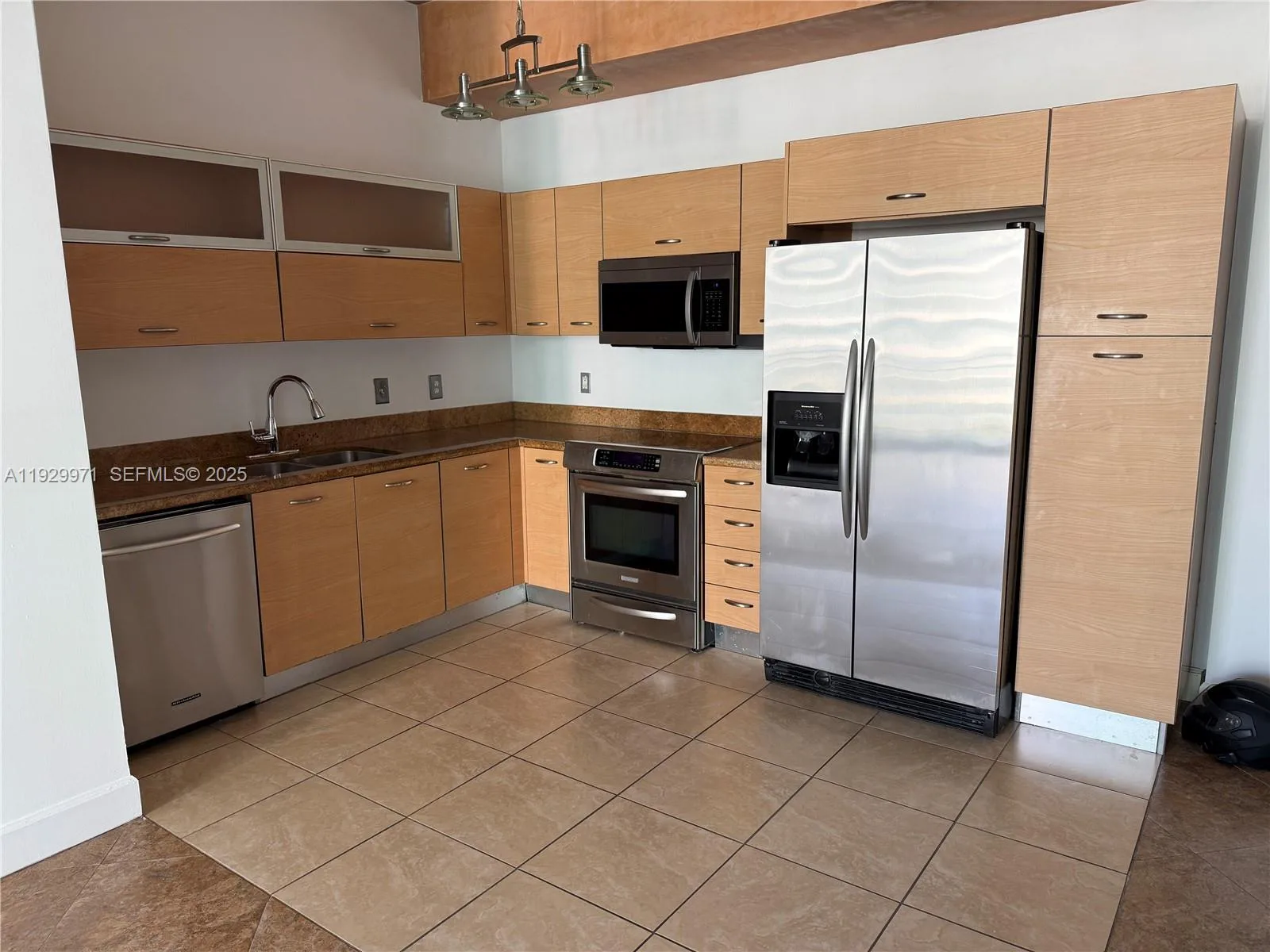 2275 BISCAYNE BL # 1003, Miami, FL 33137