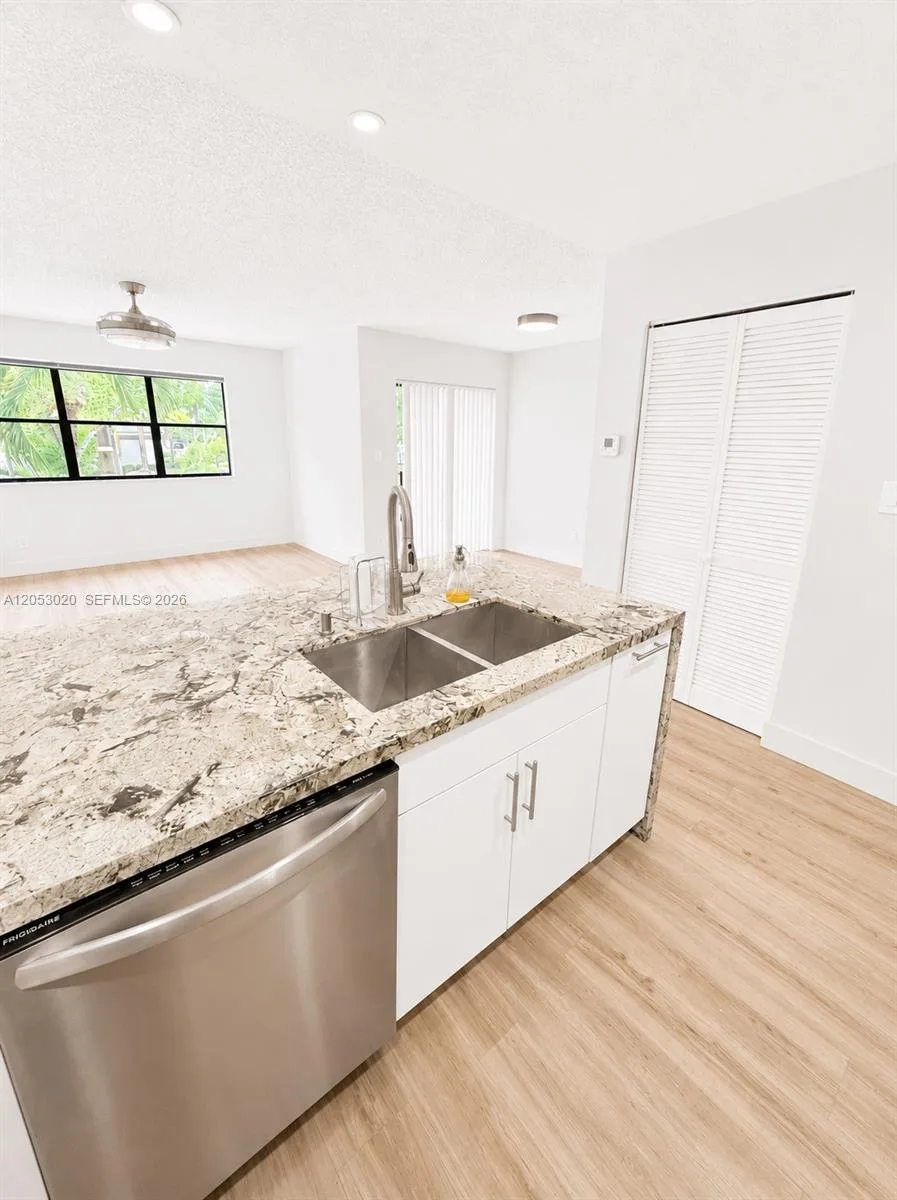 530 S Park Rd # 24-11, Hollywood, FL 33021 photo 10