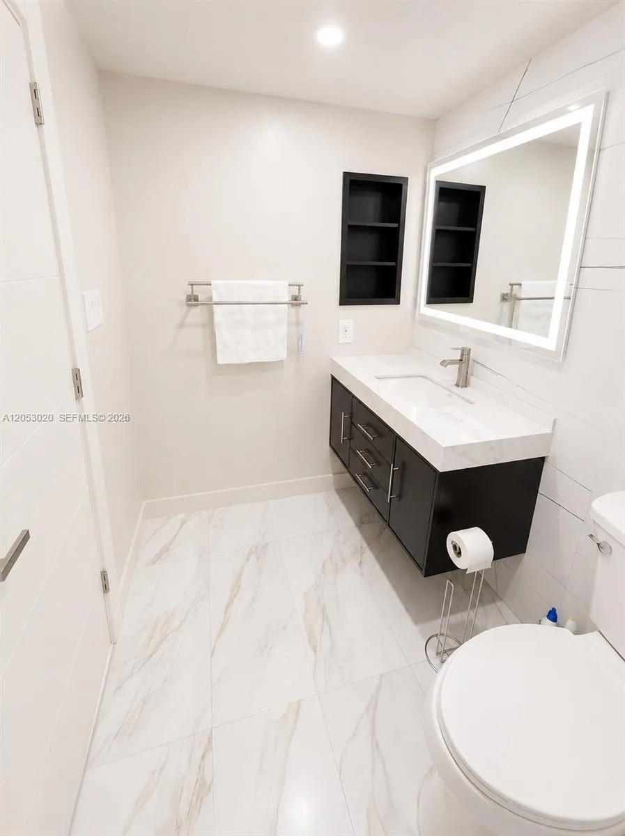 530 S Park Rd # 24-11, Hollywood, FL 33021 photo 11