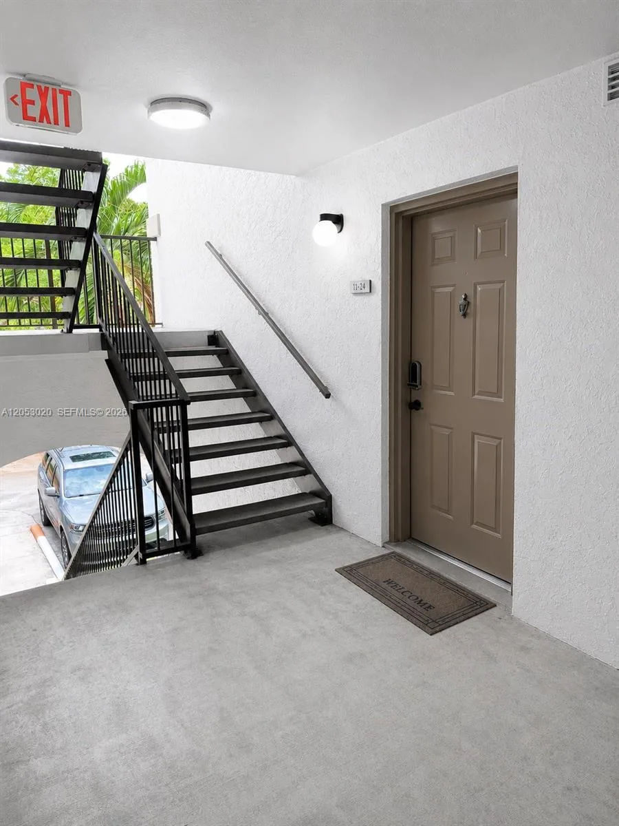 530 S Park Rd # 24-11, Hollywood, FL 33021 photo 2