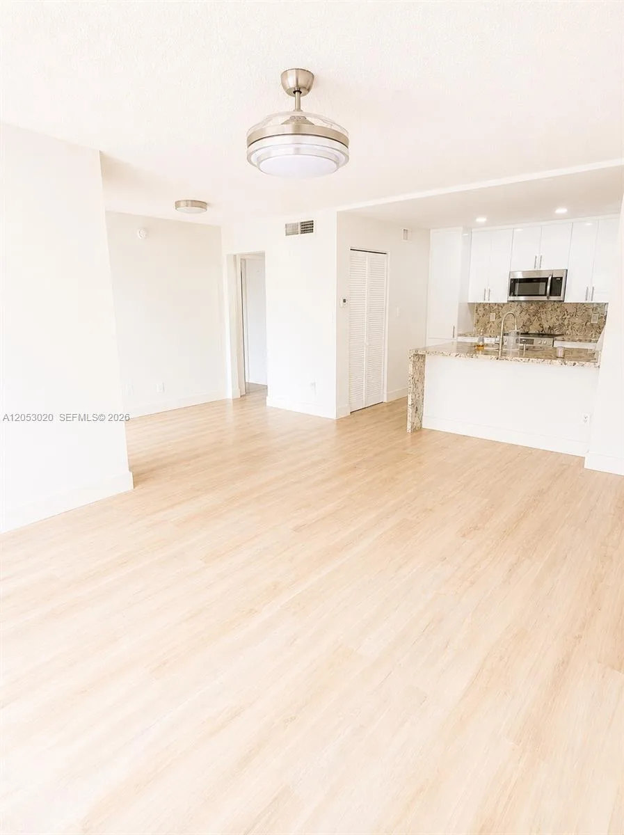 530 S Park Rd # 24-11, Hollywood, FL 33021 photo 4