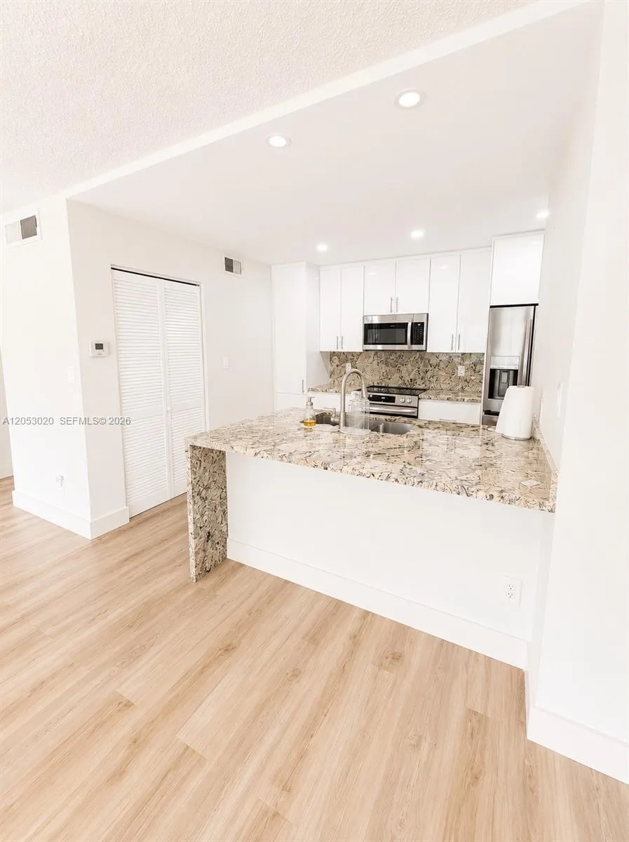 530 S Park Rd # 24-11, Hollywood, FL 33021 photo 8