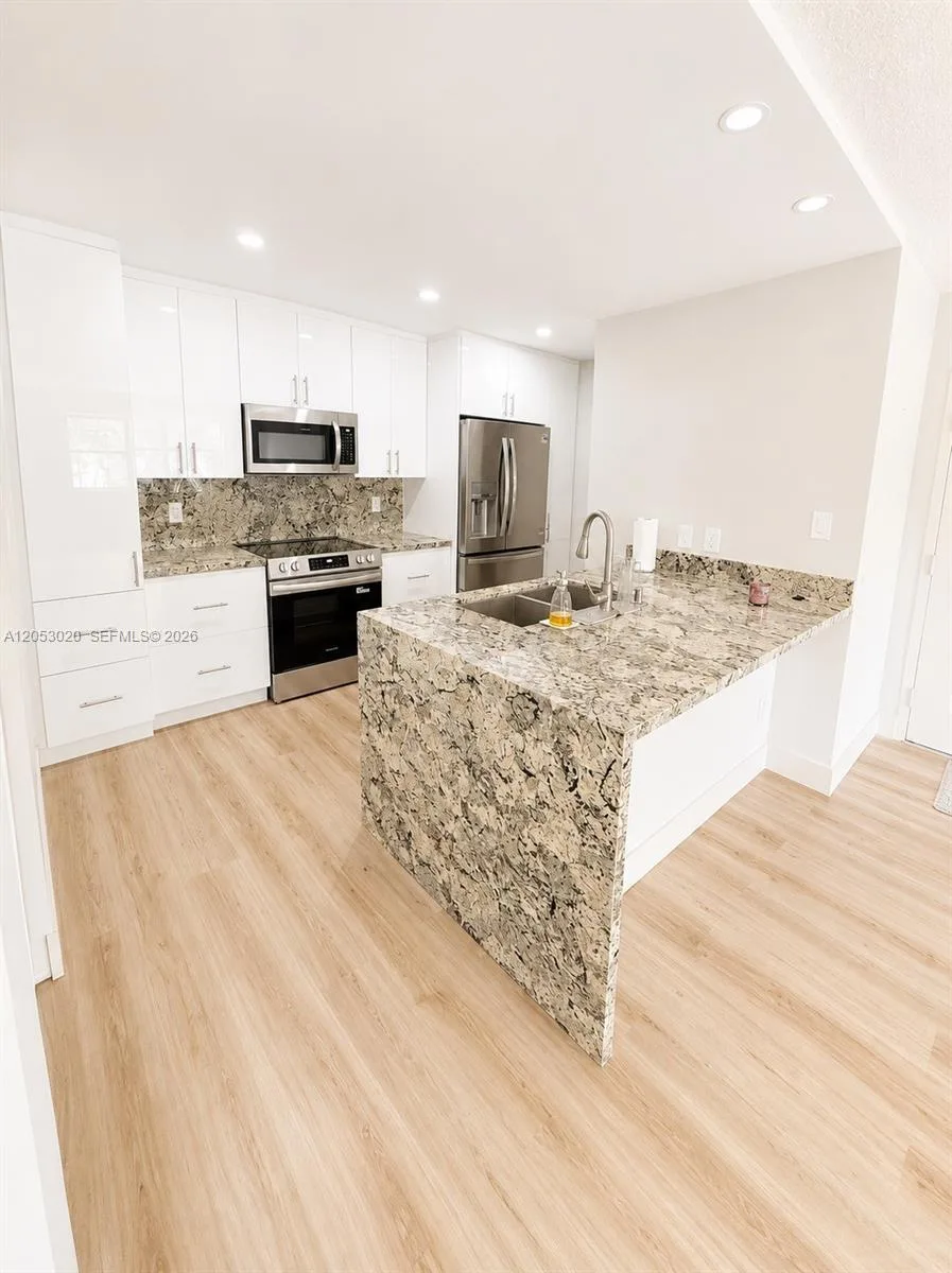 530 S Park Rd # 24-11, Hollywood, FL 33021 photo 9